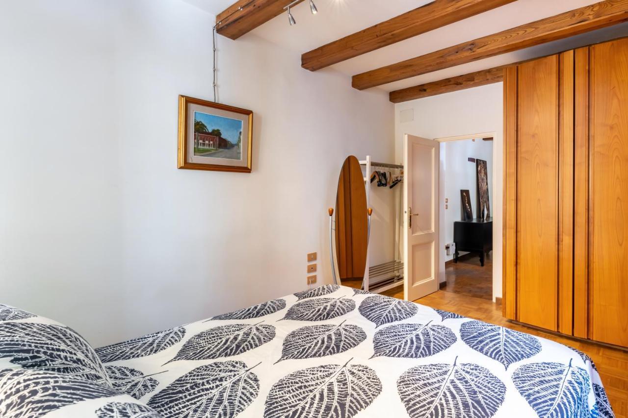 Piazza Napoleone Lovely Central Apartment Lucca Exterior photo